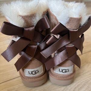 Kids UGG Bailey Bow Boot Size 6